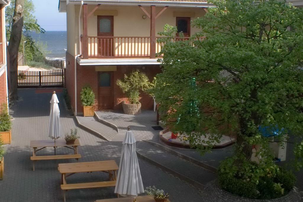 Patio Apartamenty I Pokoje นีคอร์เซ ภายนอก รูปภาพ