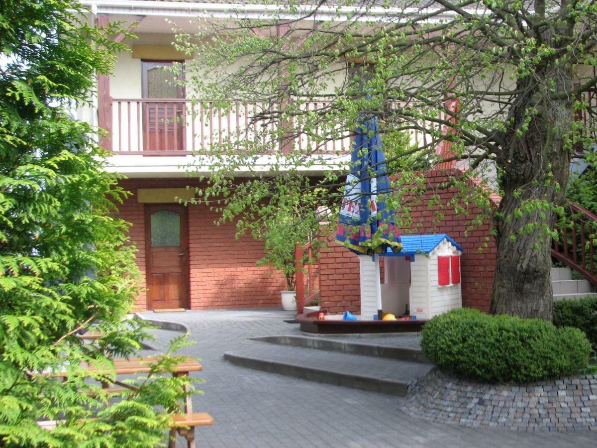 Patio Apartamenty I Pokoje นีคอร์เซ ภายนอก รูปภาพ